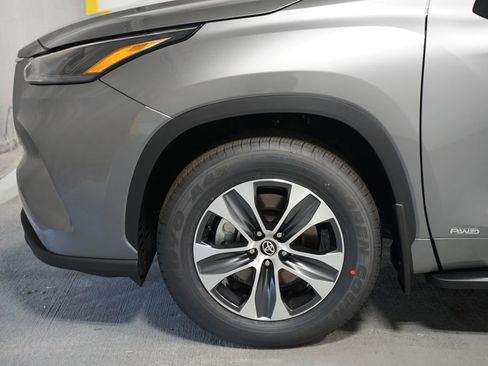 New 2026 Toyota Highlander XLE image 5