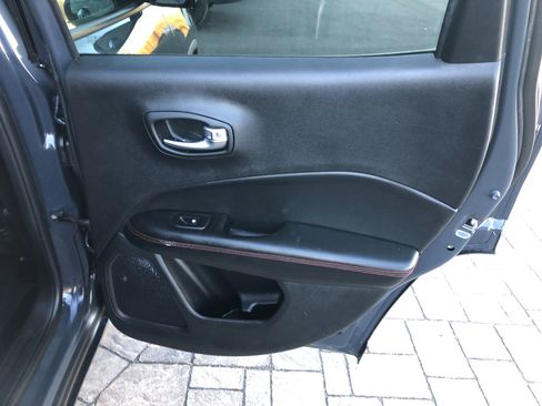 Used 2018 Jeep Compass Trailhawk w/ Leather Interior Group image 27