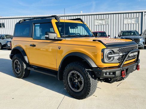 Used 2021 Ford Bronco Badlands image 2