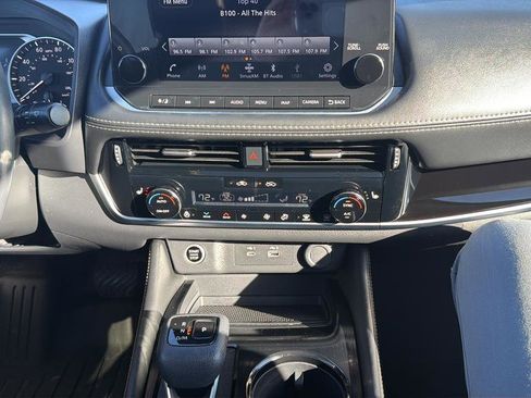 Used 2023 Nissan Rogue SL w/ SL Premium Package AWD/4WD image 18