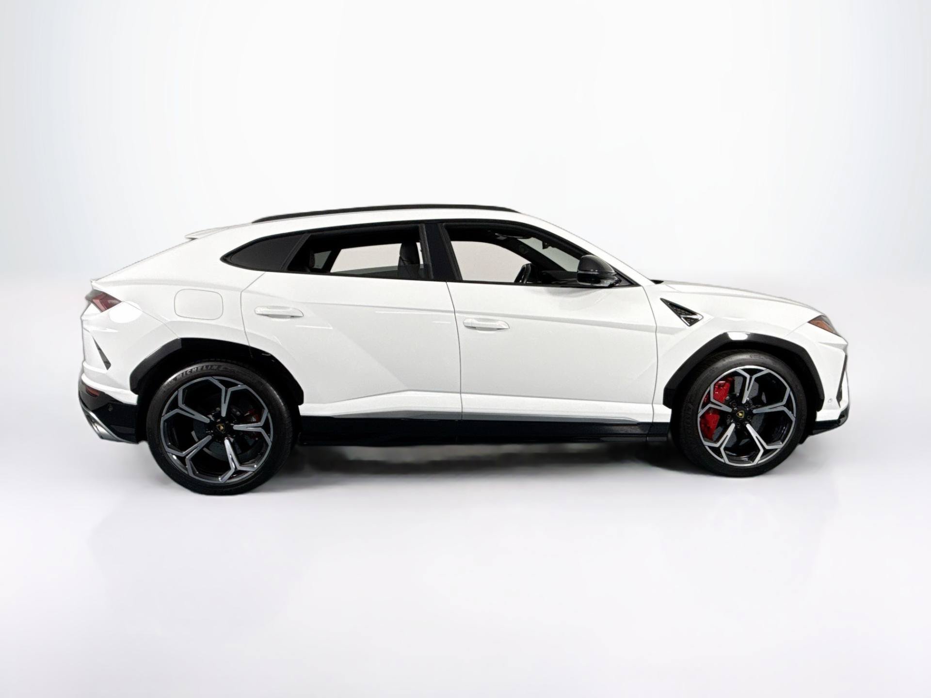 Used 2021 Lamborghini Urus AWD/4WD image 4