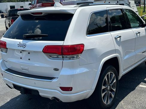 Used 2017 Jeep Grand Cherokee Overland AWD/4WD image 5
