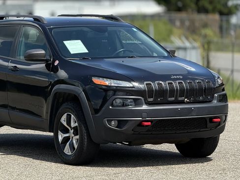 Used 2015 Jeep Cherokee Trailhawk AWD/4WD image 15