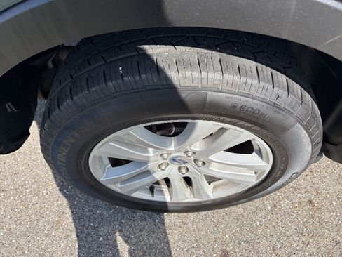 Used 2018 Ford Explorer XLT AWD/4WD image 11