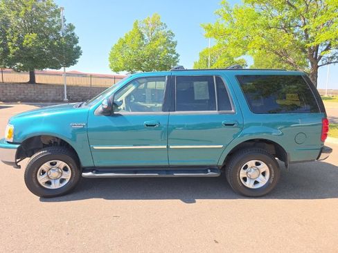 Used 1998 Ford Expedition XLT AWD/4WD image 3