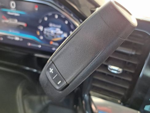 Used 2024 Chevrolet Silverado 2500 LT image 16