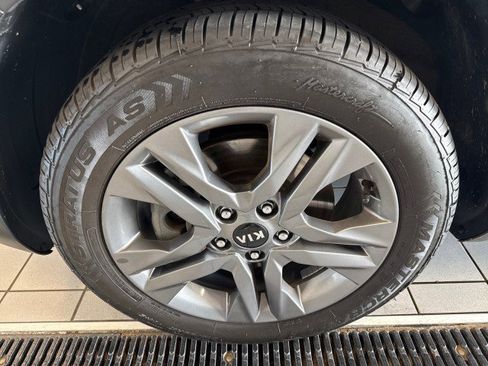 Used 2021 Kia Seltos S AWD/4WD image 12