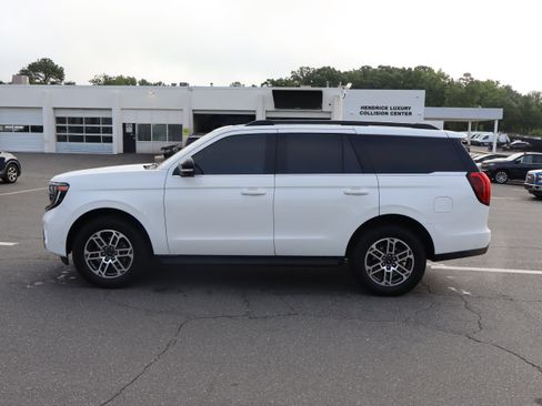 Used 2025 Ford Expedition Active RWD image 18