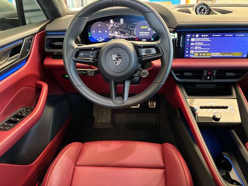 Used 2025 Porsche Macan Turbo Electric w/ Premium Package image 22