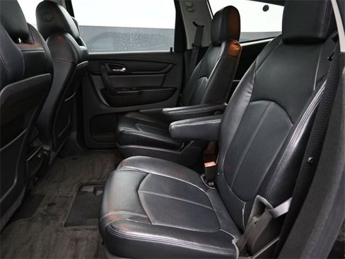 Certified 2017 Chevrolet Traverse LT w/ Style and Technology Package image 11