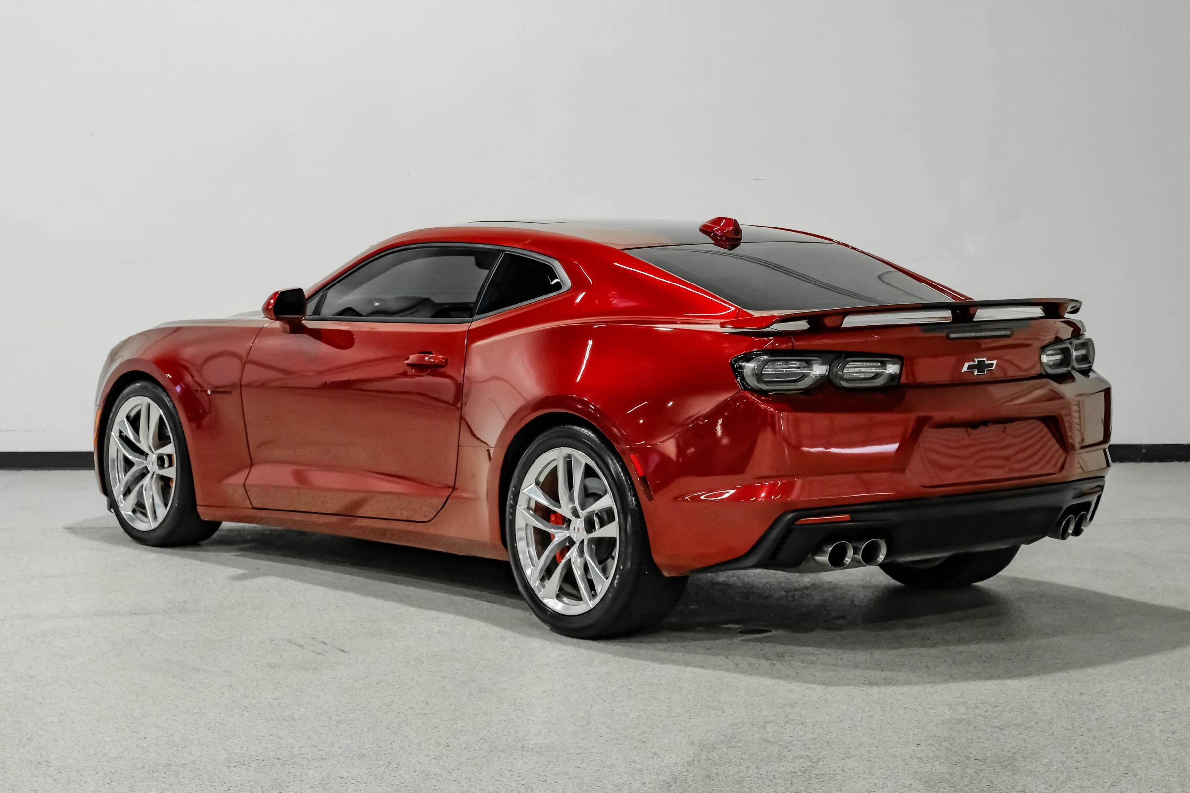 Used 2021 Chevrolet Camaro SS w/ Wild Cherry Design Package 2 RWD image 8