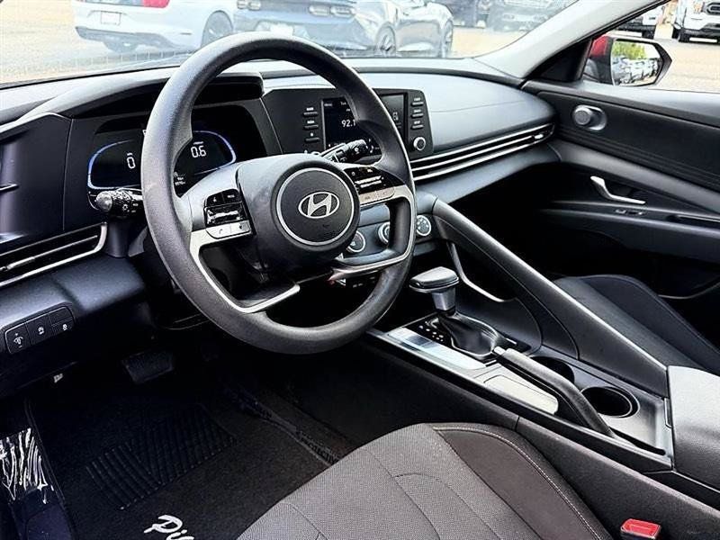 Used 2026 Hyundai Elantra SE FWD image 13