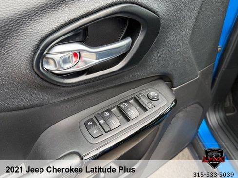 Used 2021 Jeep Cherokee Latitude Plus AWD/4WD image 11