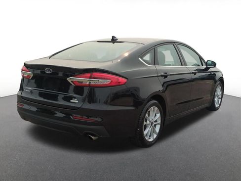 Used 2020 Ford Fusion SE FWD image 6