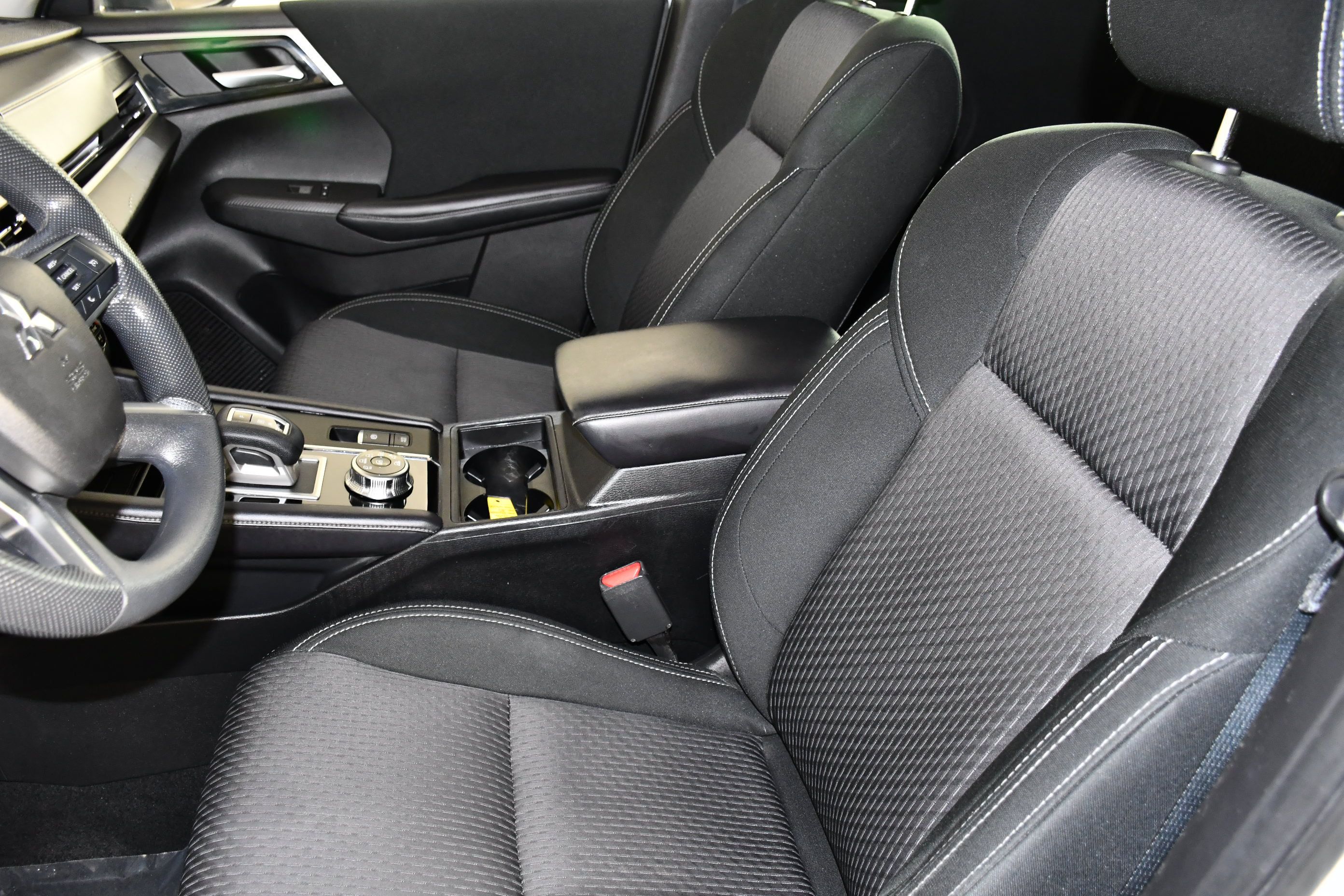 Used 2022 Mitsubishi Outlander ES AWD/4WD image 35
