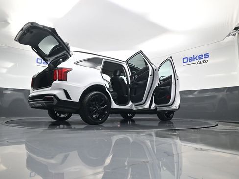 Certified 2023 Kia Sorento SX image 64
