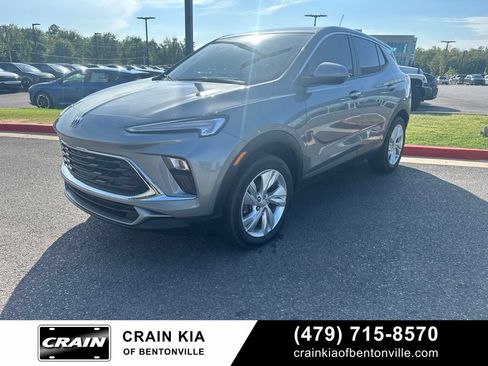 Used 2024 Buick Encore GX Preferred w/ Comfort Package AWD/4WD image 2