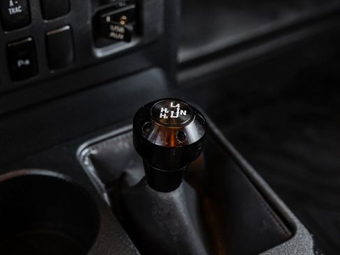 Used 2014 Toyota FJ Cruiser 4WD w/ Upgrade Package image 22