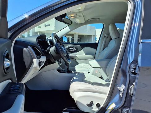 Certified 2021 Jeep Cherokee Latitude Lux w/ Comfort/Convenience Group image 20