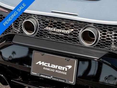 Used 2025 McLaren Artura RWD image 9