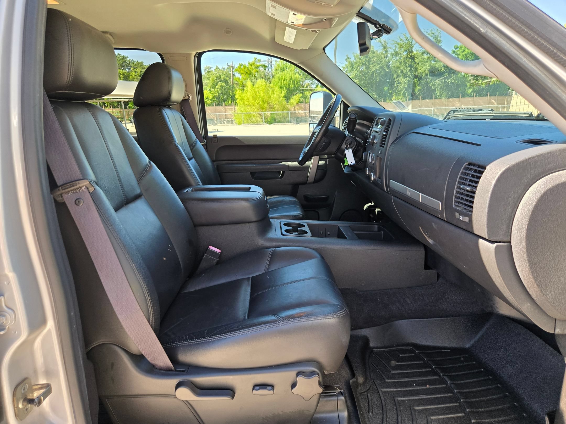 Used 2010 Chevrolet Silverado 3500 LT w/ Interior Plus Package AWD/4WD image 27