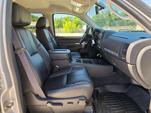 Used 2010 Chevrolet Silverado 3500 LT w/ Interior Plus Package AWD/4WD image 27