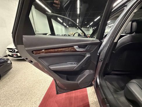 Used 2018 Audi Q5 2.0T Premium Plus w/ Premium Plus Package AWD/4WD image 23