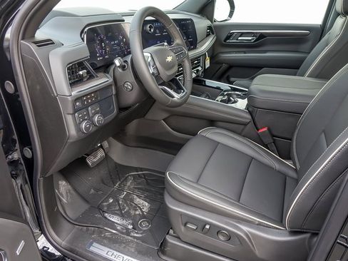 New 2026 Chevrolet Suburban Premier image 15