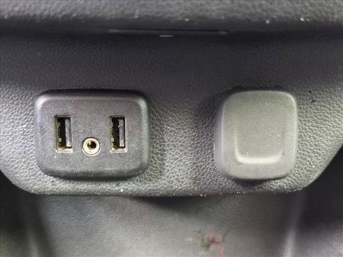 Used 2018 Chevrolet Traverse LS image 20