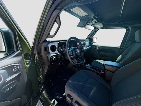 Used 2024 Jeep Wrangler Sport S w/ Convenience Group AWD/4WD image 9