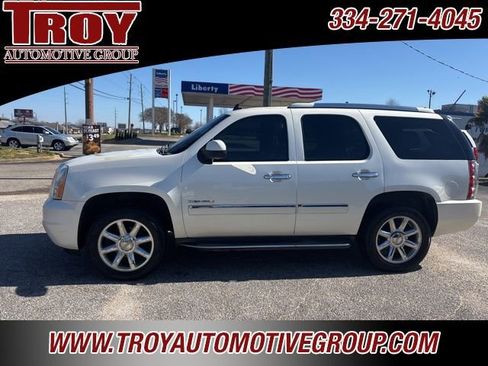 Used 2013 GMC Yukon Denali image 2