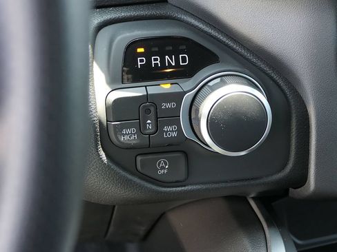 New 2026 RAM 1500 Express AWD/4WD image 16