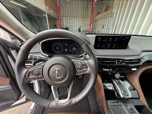 Used 2024 Acura MDX SH-AWD w/ Advance Package image 17