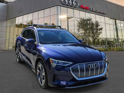 Used 2022 Audi e-tron Premium Plus w/ Premium Plus Package image 5