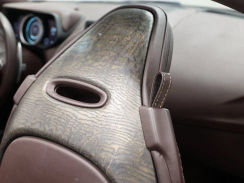 Used 2019 Aston Martin DB11 Volante RWD image 82