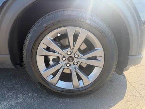 Used 2025 Ford Explorer Active w/ Active Comfort Package AWD/4WD image 37