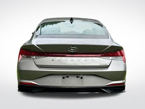 Used 2023 Hyundai Elantra Limited FWD image 4