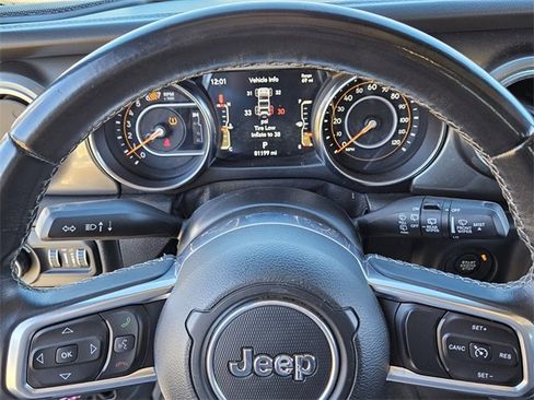 Used 2019 Jeep Wrangler Unlimited Sahara image 22