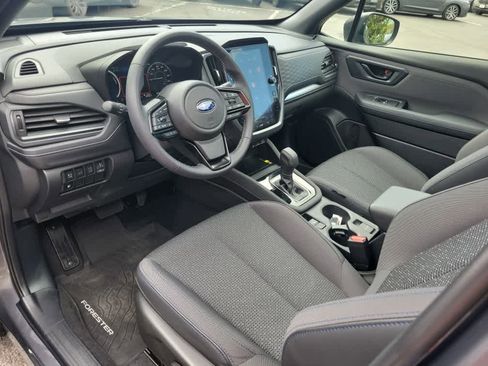 Used 2025 Subaru Forester Premium image 27