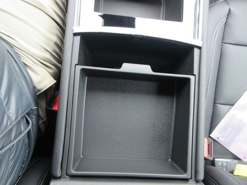 New 2026 Chevrolet Traverse LT w/ Sun and Wheel Package image 26