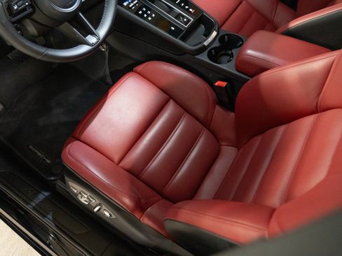 Certified 2026 Porsche Macan AWD/4WD image 14