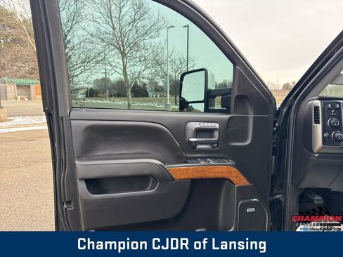 Used 2019 Chevrolet Silverado 2500 High Country w/ Duramax Plus Package image 17