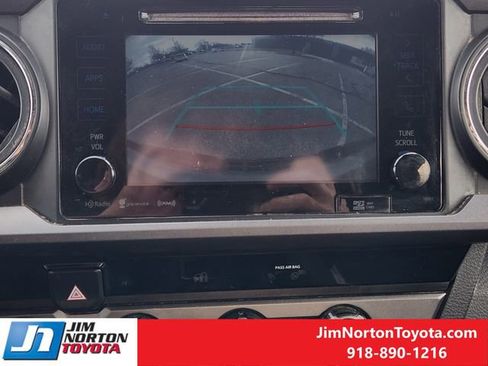 Used 2018 Toyota Tacoma TRD Off-Road image 21