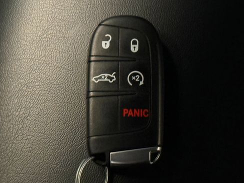 Used 2022 Dodge Charger SXT w/ Blacktop Package image 17