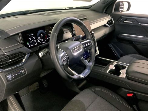 Used 2025 GMC Acadia Elevation AWD/4WD image 14