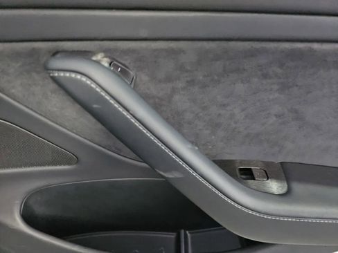 Used 2018 Tesla Model 3 RWD image 8