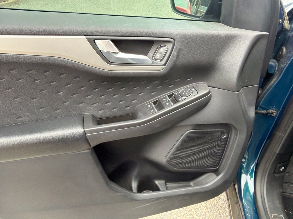 Used 2020 Ford Escape SE Sport FWD image 17