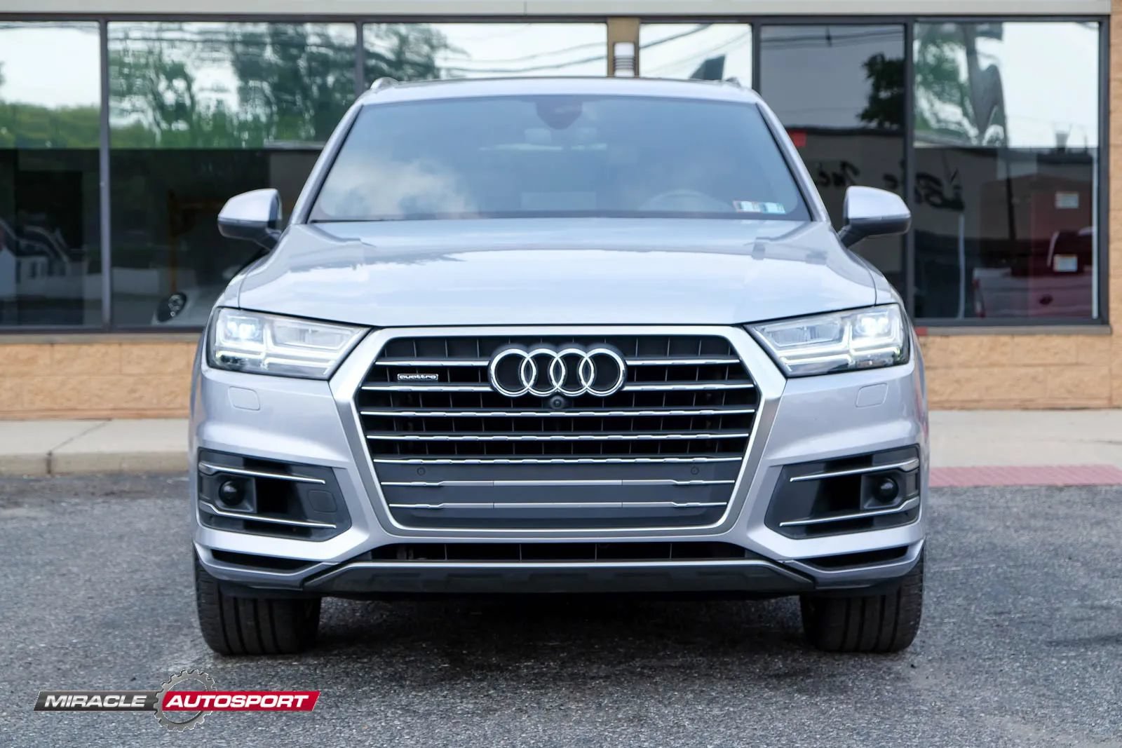 Used 2018 Audi Q7 3.0T Prestige AWD/4WD image 2