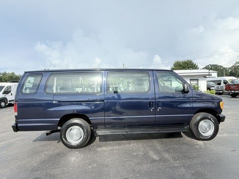 Used 2006 Ford E-350 and Econoline 350 XL RWD image 5