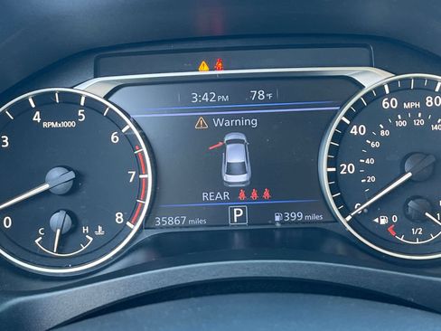 Used 2025 Nissan Altima 2.5 SV FWD image 41